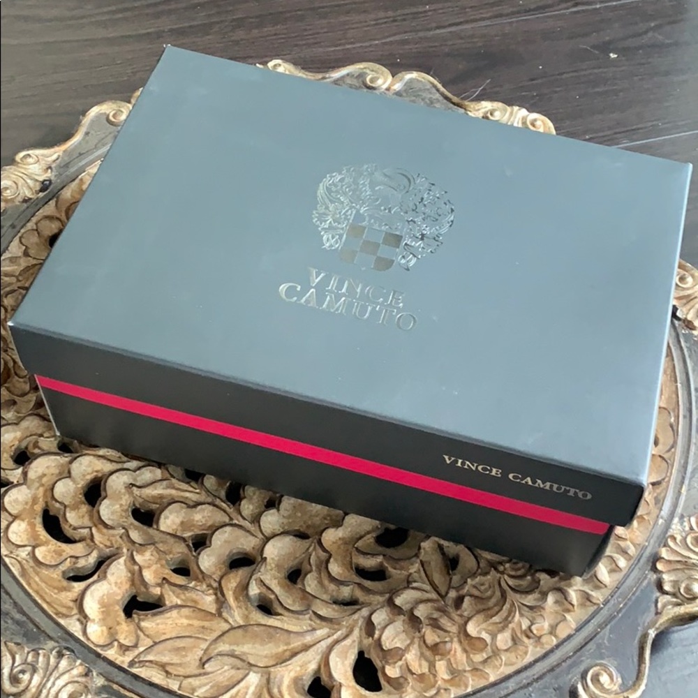 Vince Camuto Crasantha Pumps - Picture 6 of 13
